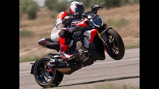 2026 Ducati Diavel V4RS 