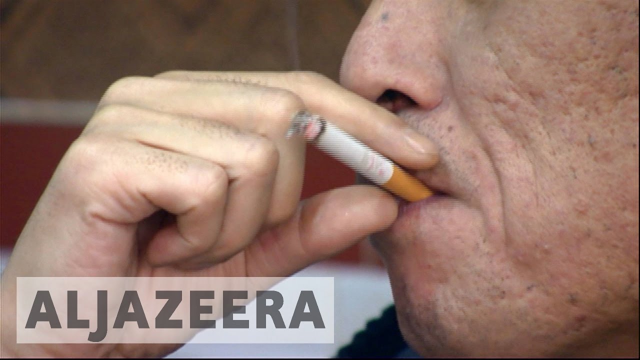 في دورية مع مكافحي السجائر في الصين