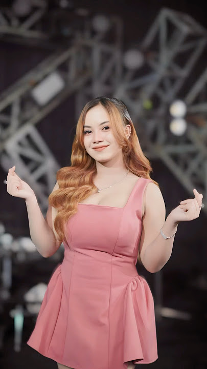 Ahh ahh ahhh dek Ajeng Febria mengudara sore ini stay tune 😄#ajengfebria #nankopaham #dangdut