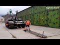 Армянский силач тянет танк весом в 44 тонн.    man pulls tank