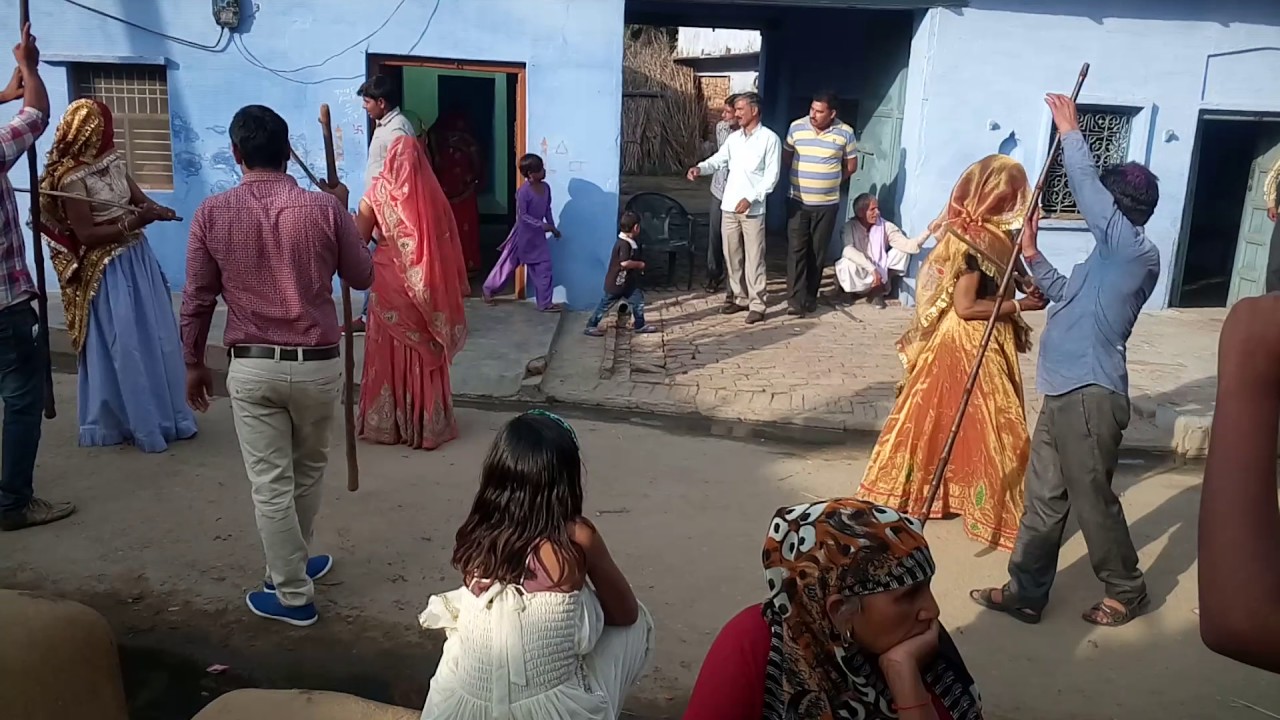 Brij ki latth mar holi