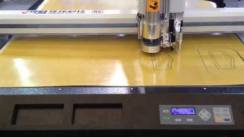 Máy cắt rập cải tiến Jingwei RC03 cắt tấm Epoxy dày 3mm