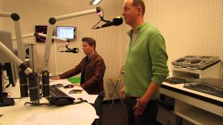 Thomas Godoj zu Besuch im TIDE96.0 - Radiostudio bei &quot;Pink Channel Popcafe&quot;.