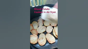 SLICED POTATO COOKED IN AIR FRYER 