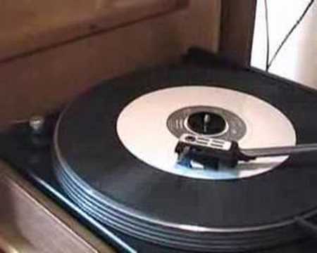 Playhaus — Dual 1242 playing "White light" by Playhaus