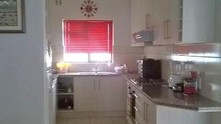 2 Bedroom Townhouse For Rent in Table View, Blouberg, Western Cape, South Africa for ZAR 12000 pe...