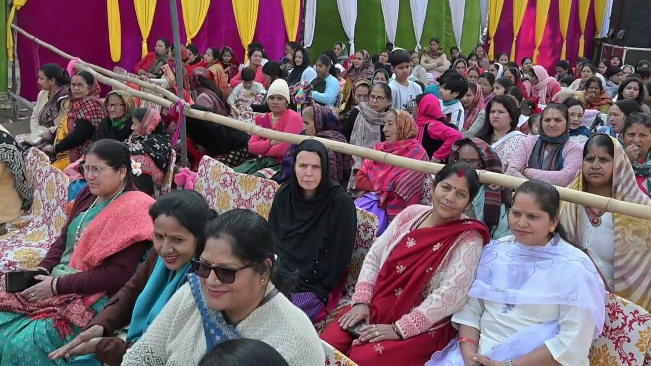 उत्तरैणी मकरैणी इंद्रप्रस्थ आवासीय कालोनी लोनी 