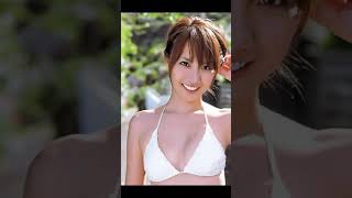 山本梓ちゃんのお気に入り白い水着画像｡