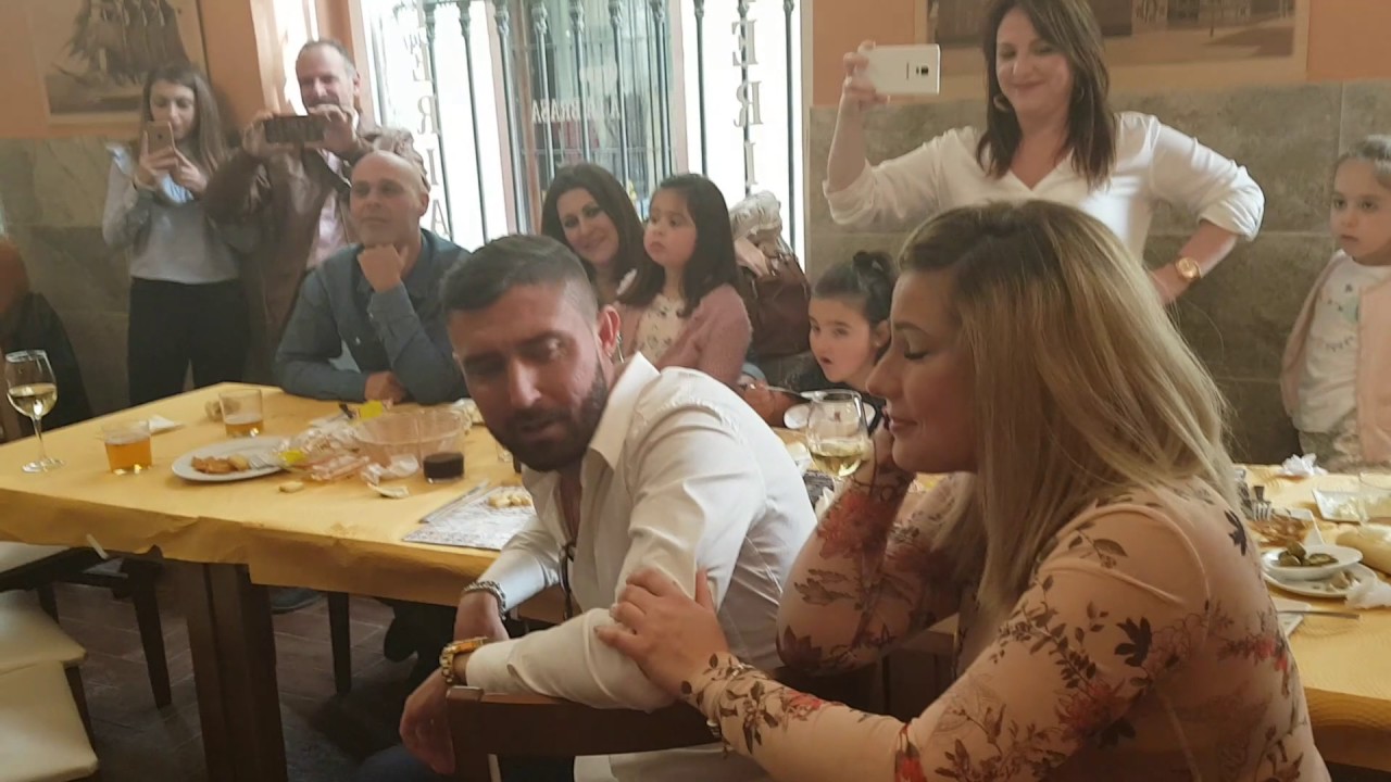 Piojo canta al Pellejo carnecita de gallina