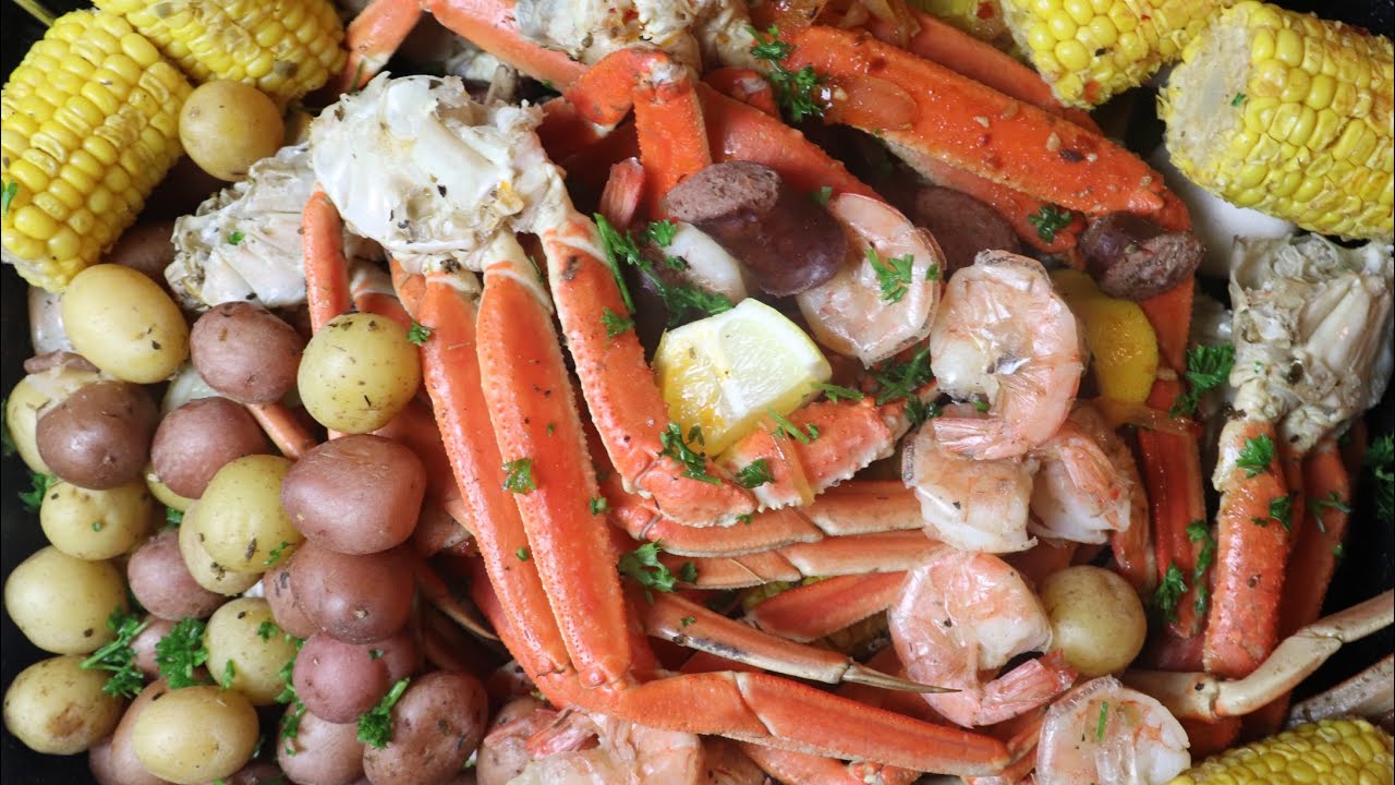 Garlic Butter Seafood Boil - Razzle Dazzle Life