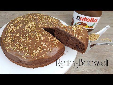 Hallo ihr Lieben, heute habe ich eine Kinder Bueno Torte für euch, sie besteht aus einem saftigen Ha. 
