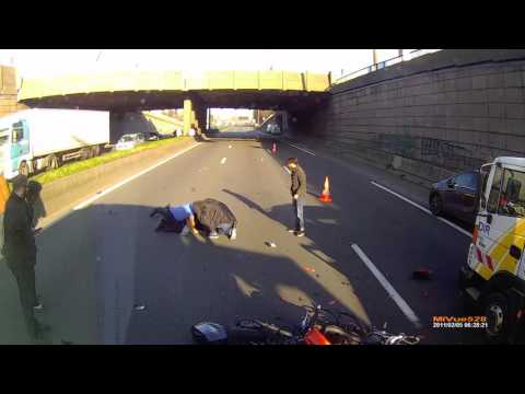 Video: Vrouw Sterft Bij Motorongeluk