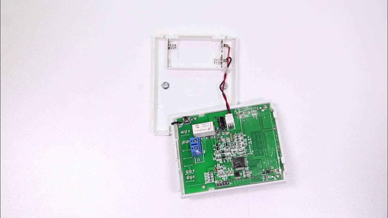 How to change the batteries in your Brivis CTB manual wall control