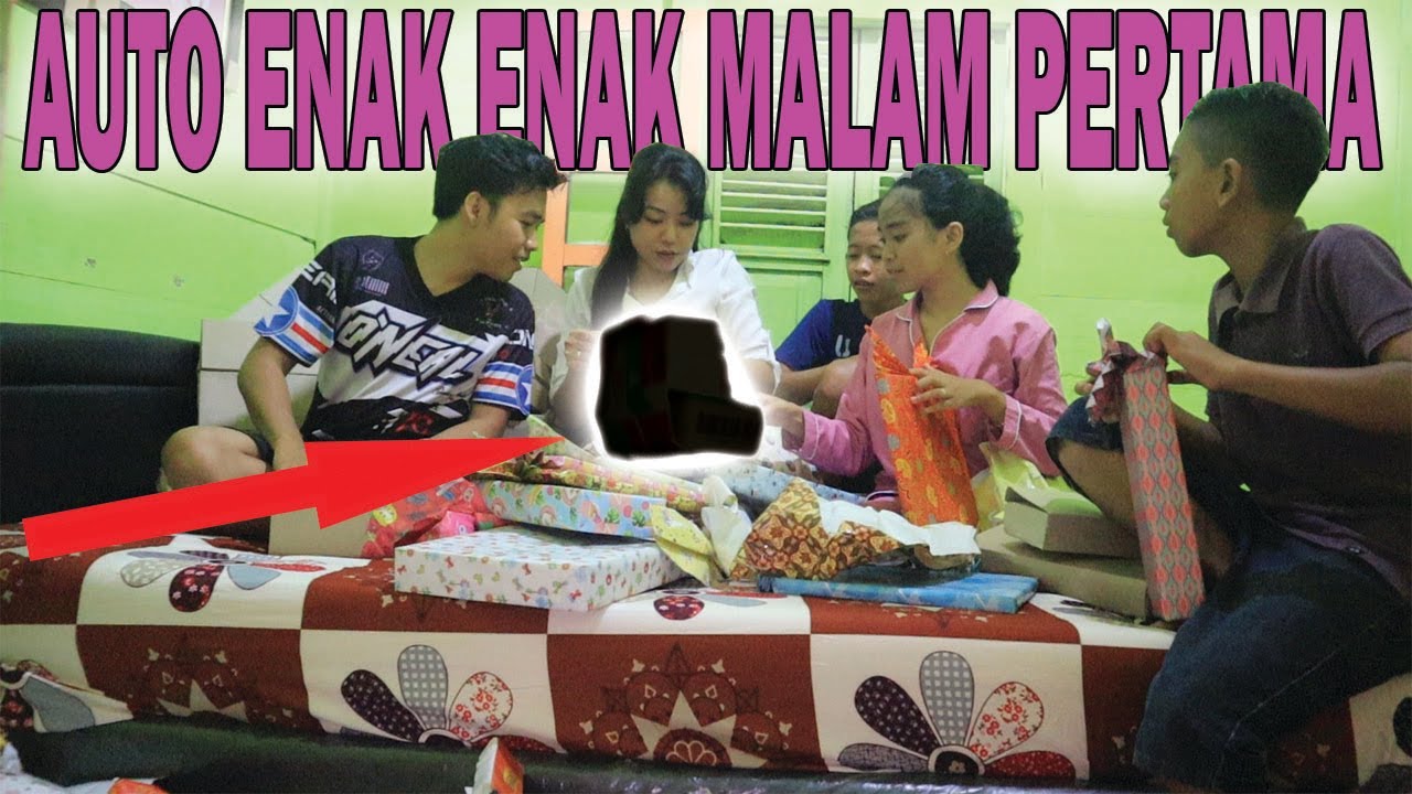 UNBOXING KADO NIKAHAN  ISINYA BIKIN ENAK ENAK MALAM 