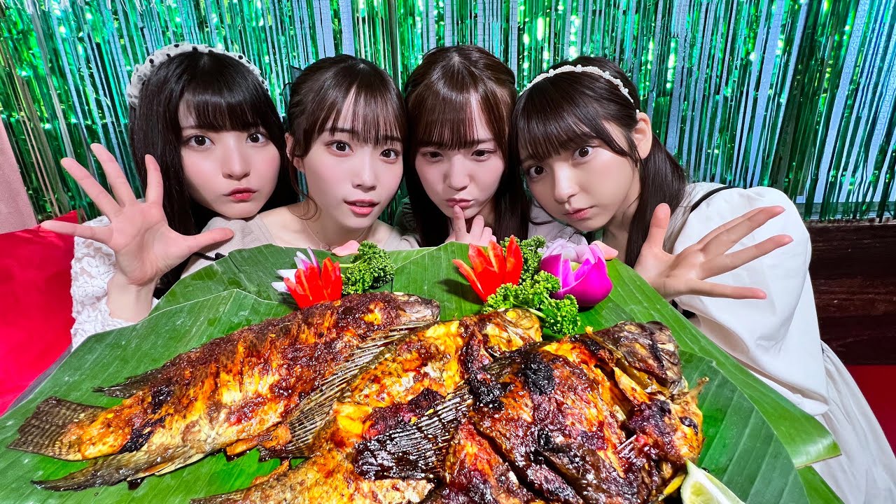 Айдолы едят иностранную еду и угадывают название страны.