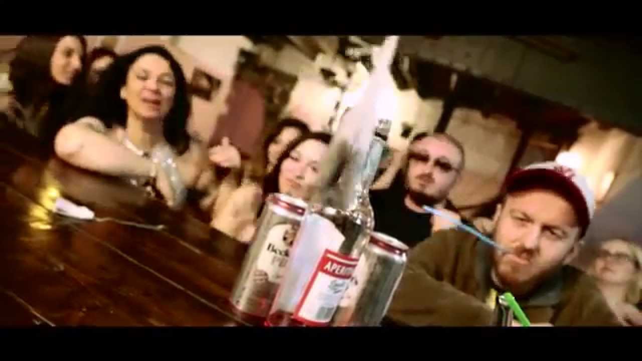 CASA DEGLI SPECCHI - "Il ballo della tisana, tanto caro a Stalin"