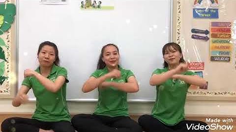 20200309   Trò chơi với bàn tay   Cá vàng bơi