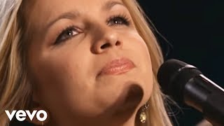 Bill & Gloria Gaither - Sweet Holy Spirit [Live] ft. The Isaacs chords