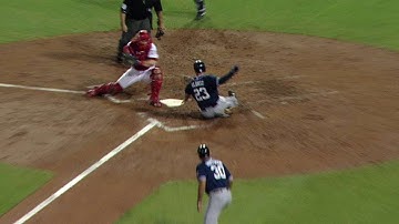 SD@PHI: M. Upton Jr. ties the game with RBI single