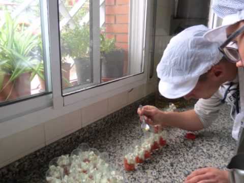 Vídeo: Ajudant de cuina - Embolcall d'acetat