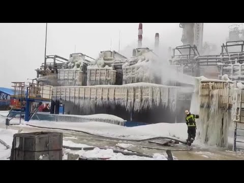 ロシアの製油輸出施設にウクライナのドローン攻撃か、火災発生