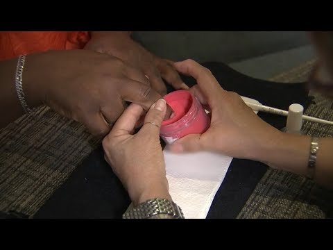 Wideo: Czy paznokcie w proszku do zanurzania są bezpieczne?