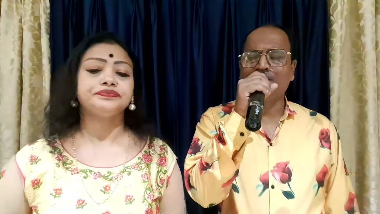 KITNI CHAHAT CHUPAYE BAITHA HUN 