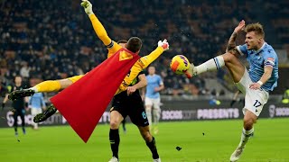 Samir Handanovic che prova a fare il portiere (ma non ci riesce)