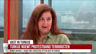 Moeder Radeloos Na Uitreisverbod Dochters.