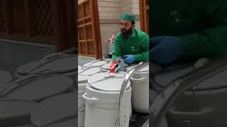 Seperti inilah Proses Pengisian AIR ZAMZAM di Masjid Nabawi