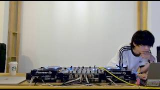 EP 