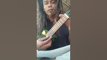 cord E minor ukulele senar 3 (kentrung)