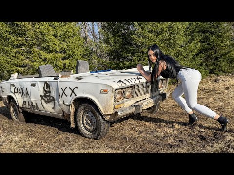CAR STUCK || The wheels are slipping in the wet grass. White jeans and ankle boots in mud