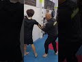 لو حد حط سلاح على رقبتك من ورا وبيحاول ياخد فلوسك أهم حاجة إنك تفضل هادي وتفكر صح مش كل