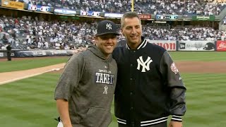 ALCS Gm5: Andy Pettitte tosses ceremonial first pitch before Game 5