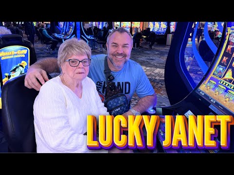 Journey to Planet Moolah Wheel Feature | Jackpot Party Casino Slots | 4X5