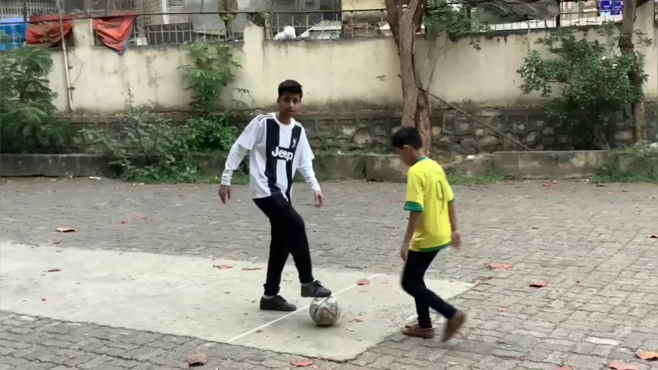 FOOTBALL NUTMEG TRICKS IN HINDI YouTube