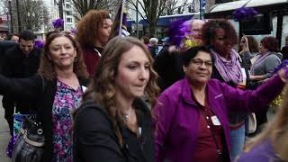 Union members take action outside Kaiser Permanente!