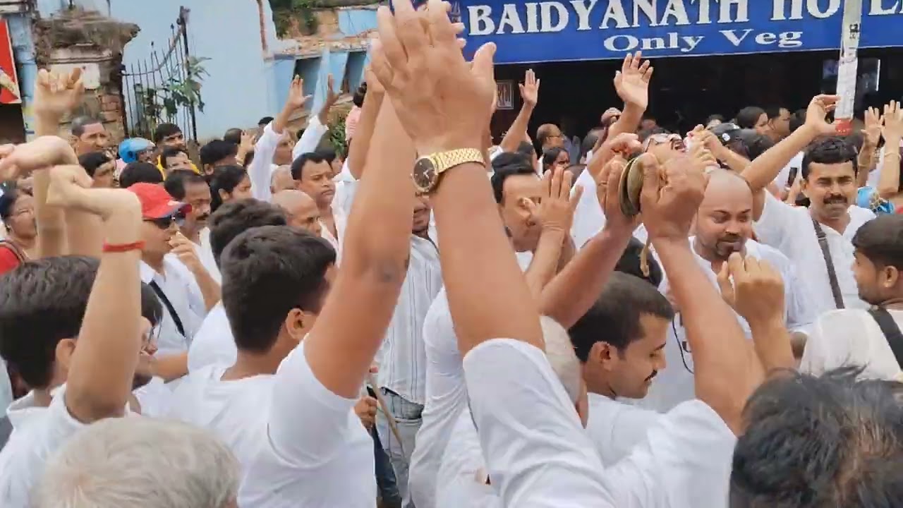 देवघर सत्संग आश्रम के गुरु श्रीश्री अनुकूल चंद्र जी का आगमन को लेकर विशाल शोभायात्रा--02