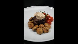 Juicy Beef Tenderloin 🥩🌿🍅 #asmr #recipe #giallozafferanolovesitaly by Giallozafferano Italian Recipes 2,890 views 1 month ago 1 minute, 1 second