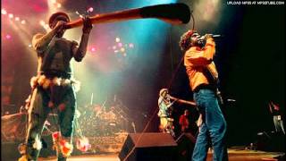 Video voorbeeld van "Yothu Yindi - "Yolngu boy" - Live at Oakland Coliseum"