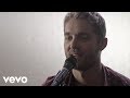 Brett Young - You Ain't Here To Kiss Me (Acoustic)
