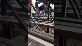 Gergaji Manual kelua Kayu Ulinkayukalimantan