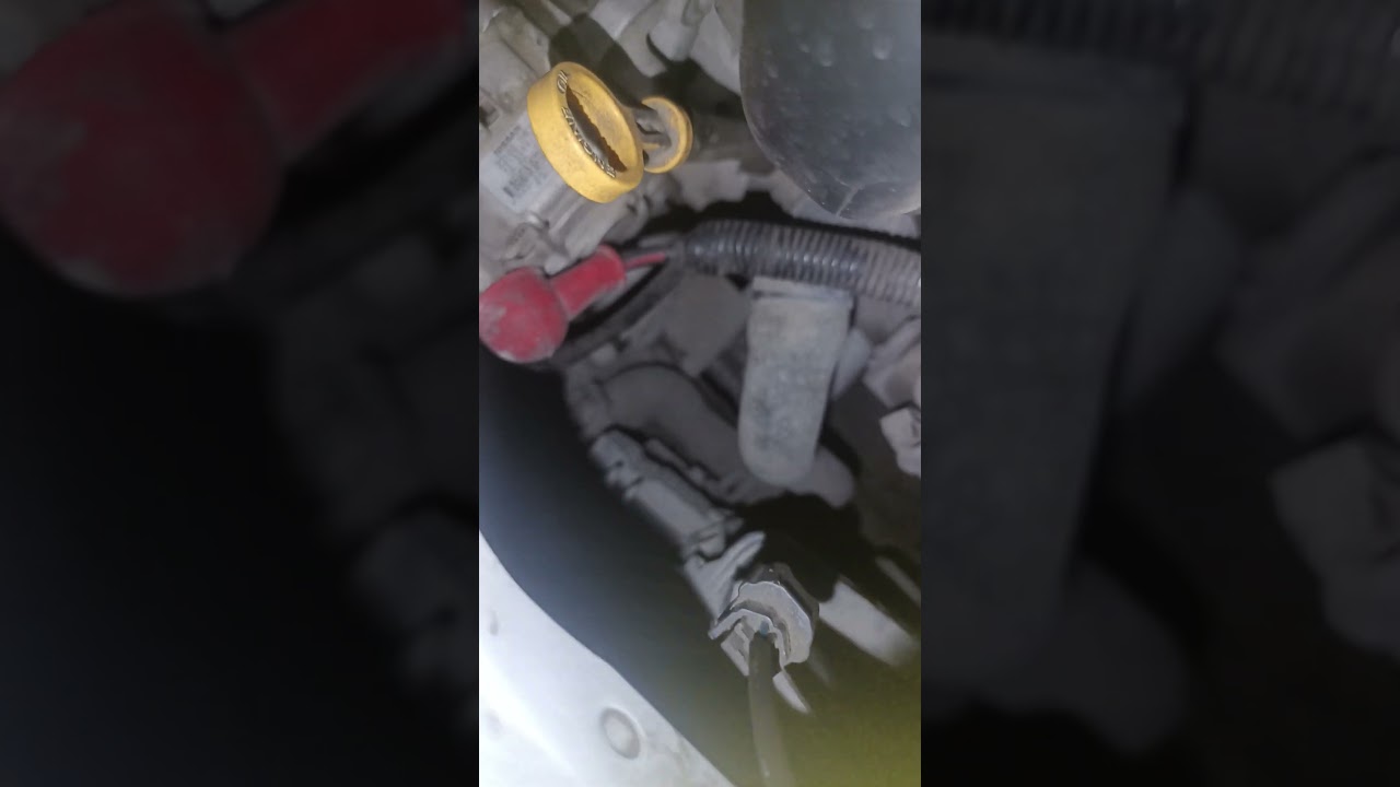 Fuga de gas refrigerante en Nissan versa 2016 