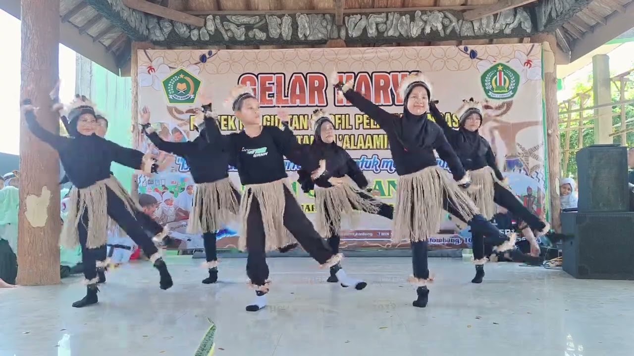 Gelar karya P5 MIN 1 Jombang Tari Papua Yamko Rambe Yamko kelas 4