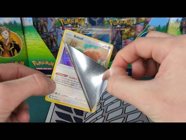 Peeling a Ditto Card in Disguise - Pokémon GO TCG Unboxing 