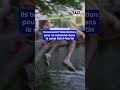 Canicule à Paris : Ils bravent l'interdiction pour se rafraîchir dans le canal Saint-Martin｜TF1 INFO