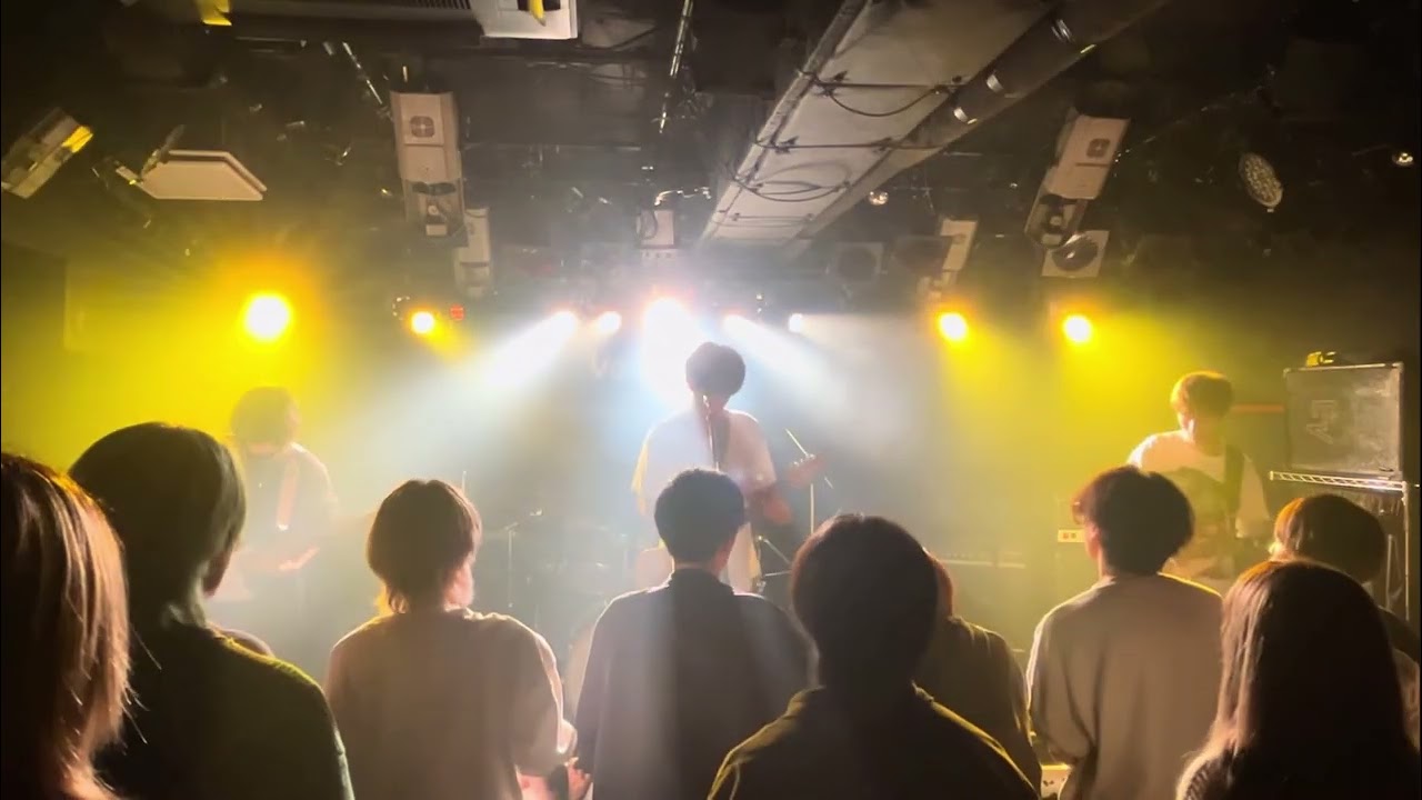 世界/CRYAMY (copy)