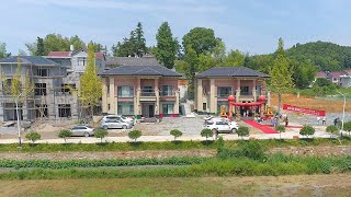 江西宜春四兄弟建联排别墅，今日老大乔迁新居，日子越来越好！