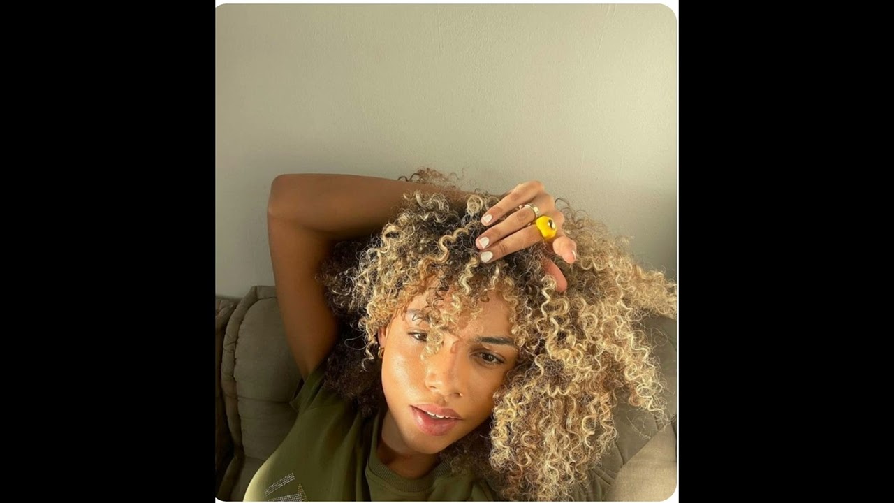 Pretty Mixed Women - Blondes